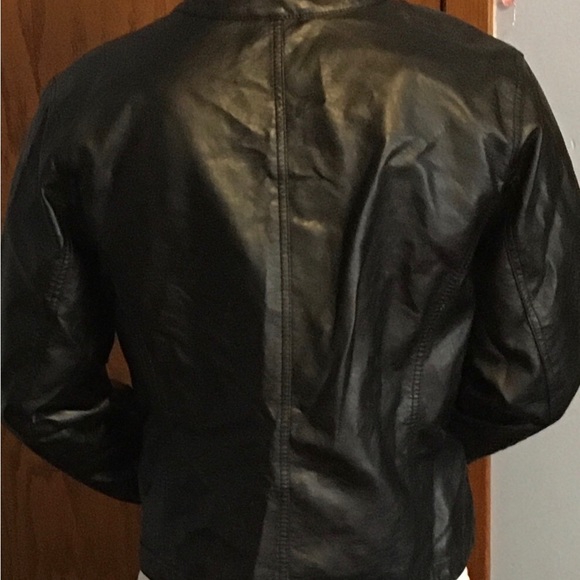 Leather jacket - Picture 2 of 5